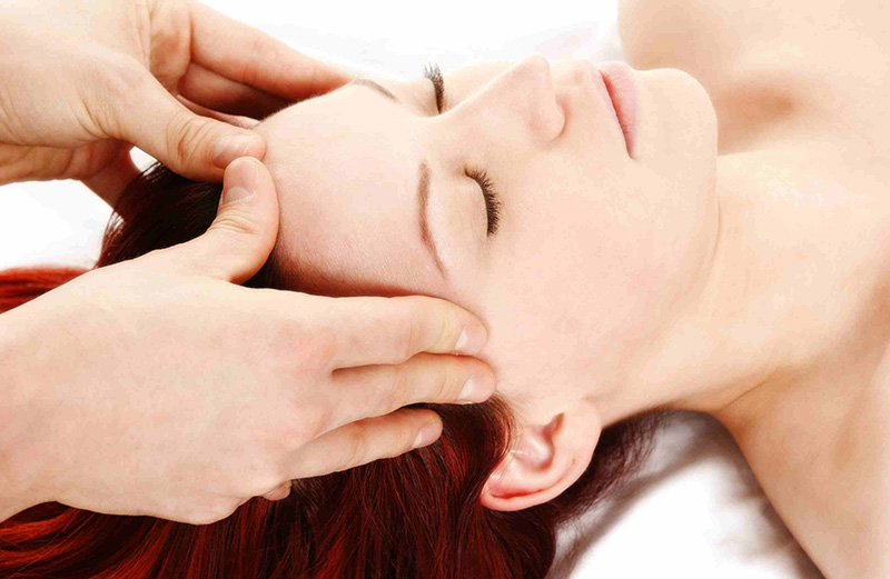 Massaggio alla testa